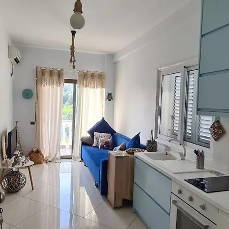 One Joy Apartment *